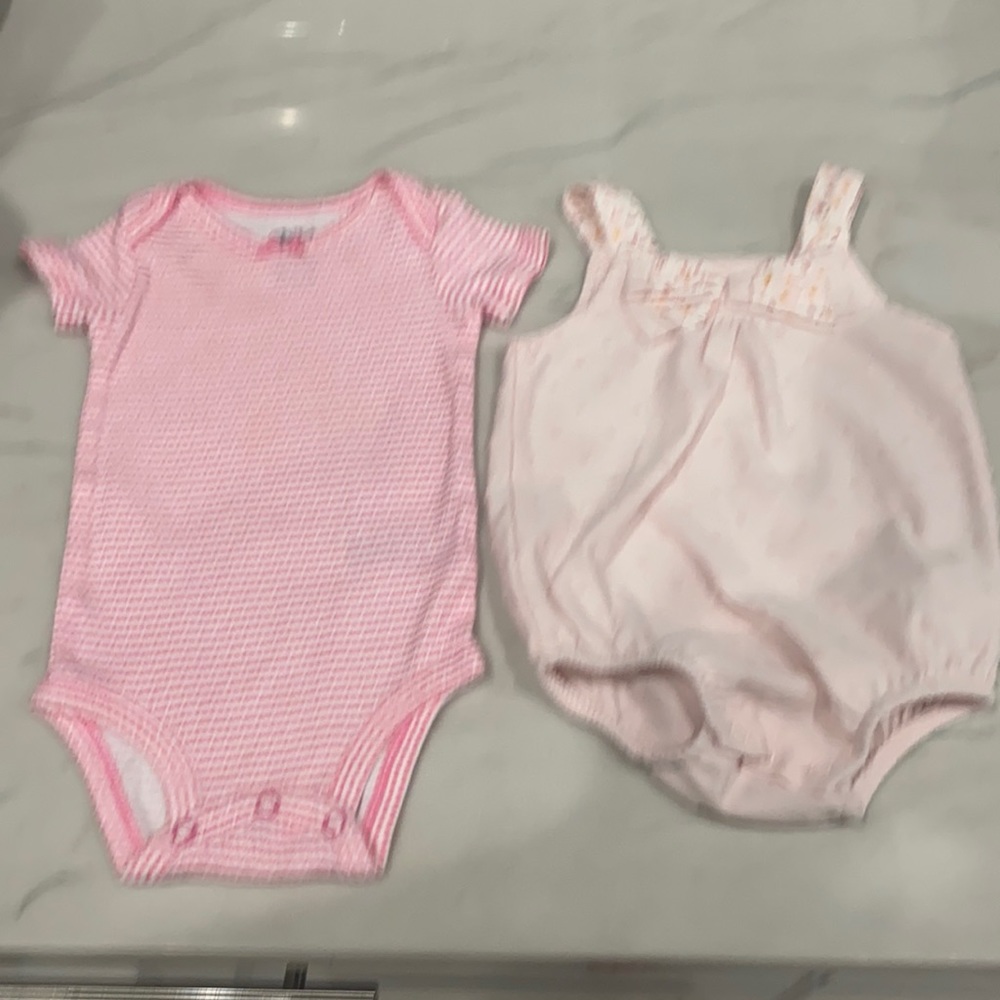 Infant girl clothing Sz 0-3 months